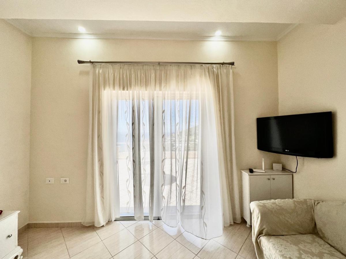SarandëPropery Under Renovationアパートメント エクステリア 写真