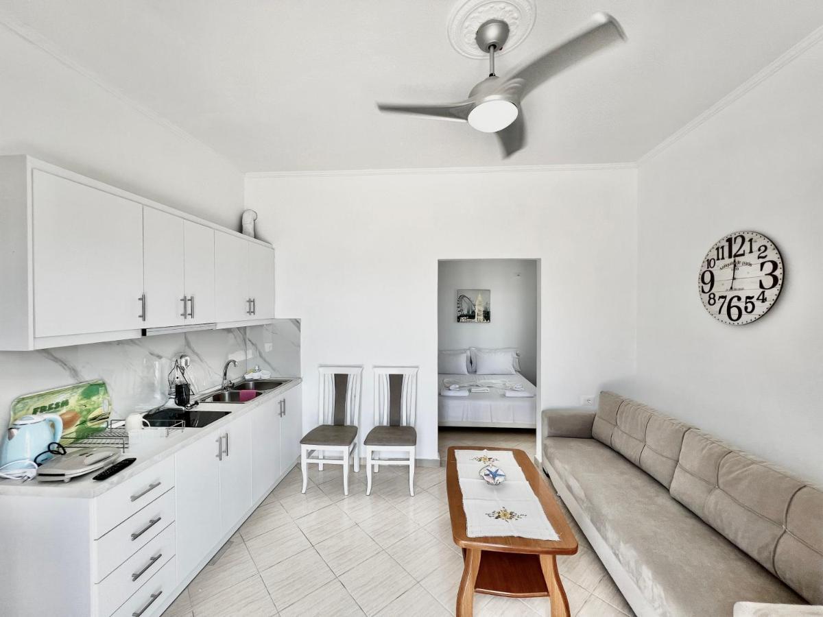 SarandëPropery Under Renovationアパートメント エクステリア 写真