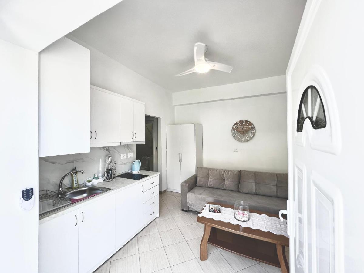 SarandëPropery Under Renovationアパートメント エクステリア 写真