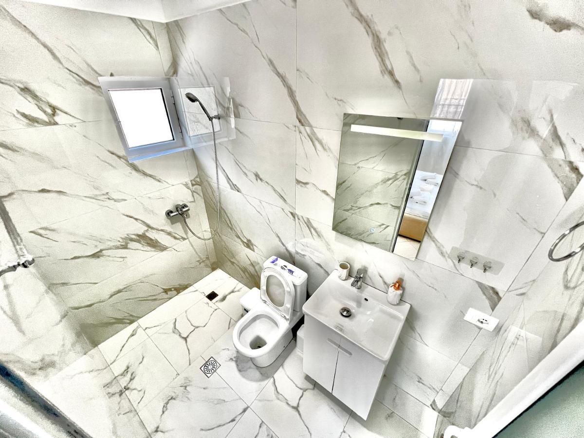 SarandëPropery Under Renovationアパートメント エクステリア 写真